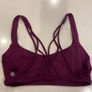 Lululemon size 4 yoga bra wine color like new